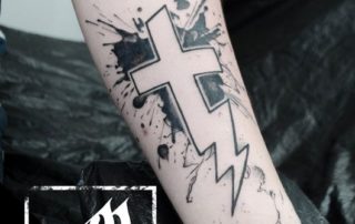 Tattoo Leer Kreuz